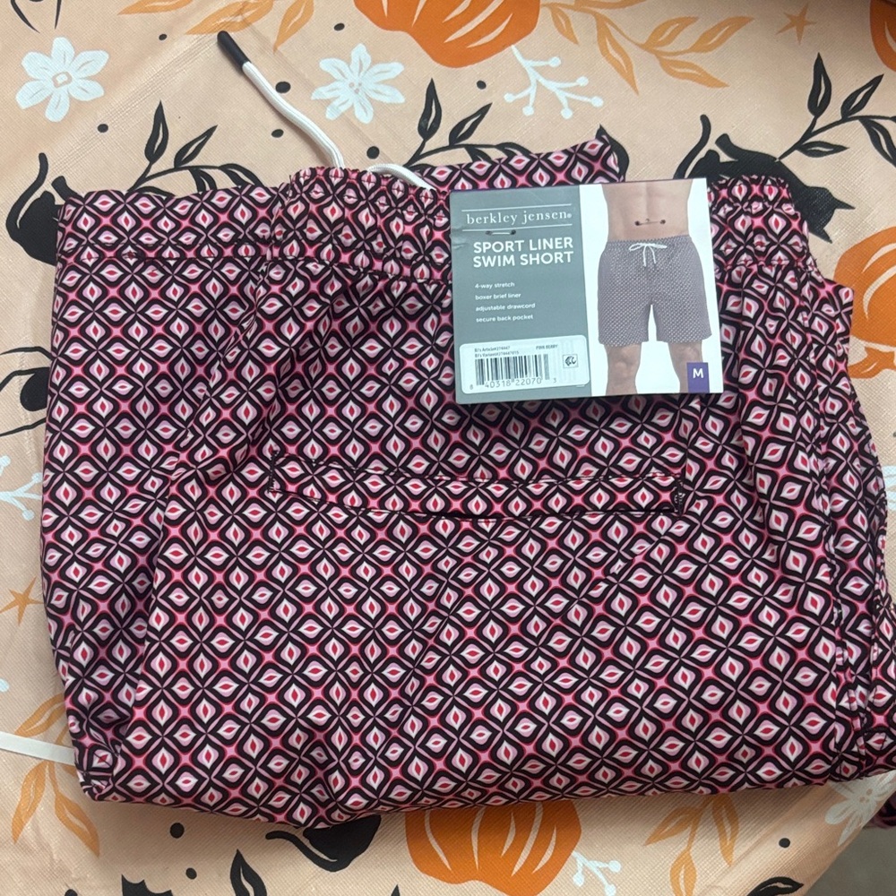 Men’s Patterned Swim Trunks       NWT